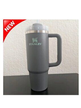 Stanley Quencher 30oz FlowState Tumbler – Gray Charcoal, New in Box